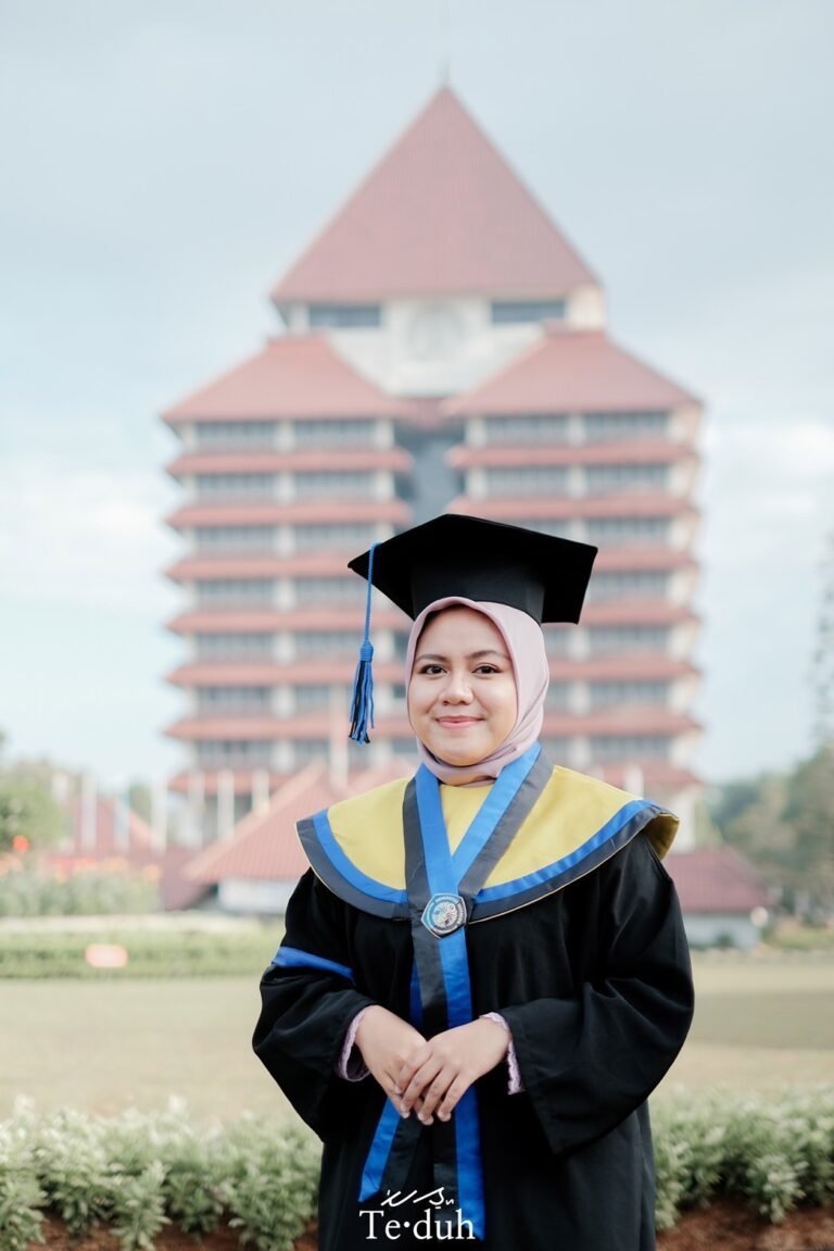 Adzra Syifa, Lulusan Terbaik Biologi FMIPA UI 2021/2022